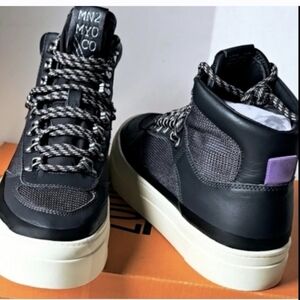 Miz Mooz Alpyne women's sports shoes, size 8.5, dark blue, leather. New